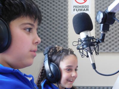 "Emociones en el Aire: Inaugurado el Programa 'Escuela de Radio' en el Polo Educativo 'Malvinas Argentinas'"